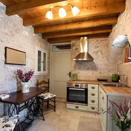 La Casa Di Bella A Tradional Stone House With Barbecue 別荘 Kariá