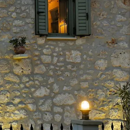 別荘 La Casa Di Bella A Tradional Stone House With Barbecue *