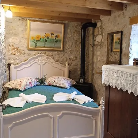 La Casa Di Bella A Tradional Stone House With Barbecue 別荘 Kariá