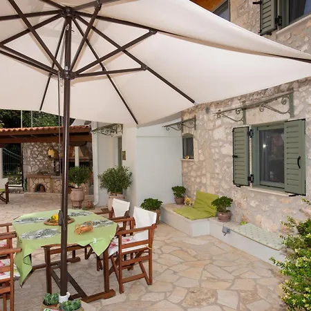 別荘 La Casa Di Bella A Tradional Stone House With Barbecue Kariá