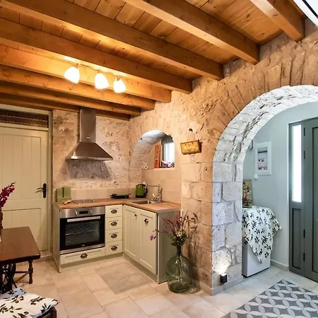 Holiday home La Casa Di Bella A Tradional Stone House With Barbecue *