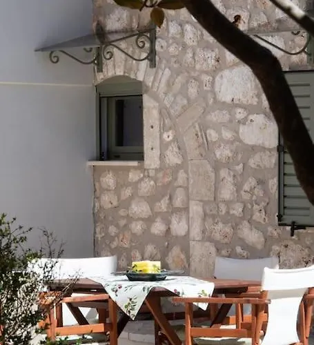 La Casa Di Bella A Tradional Stone House With Barbecue
